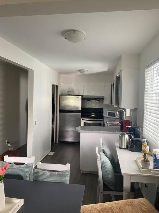 4 Bedroom Upper Level Kits Home Ванкувер Экстерьер фото