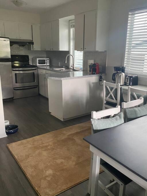 4 Bedroom Upper Level Kits Home Ванкувер Экстерьер фото